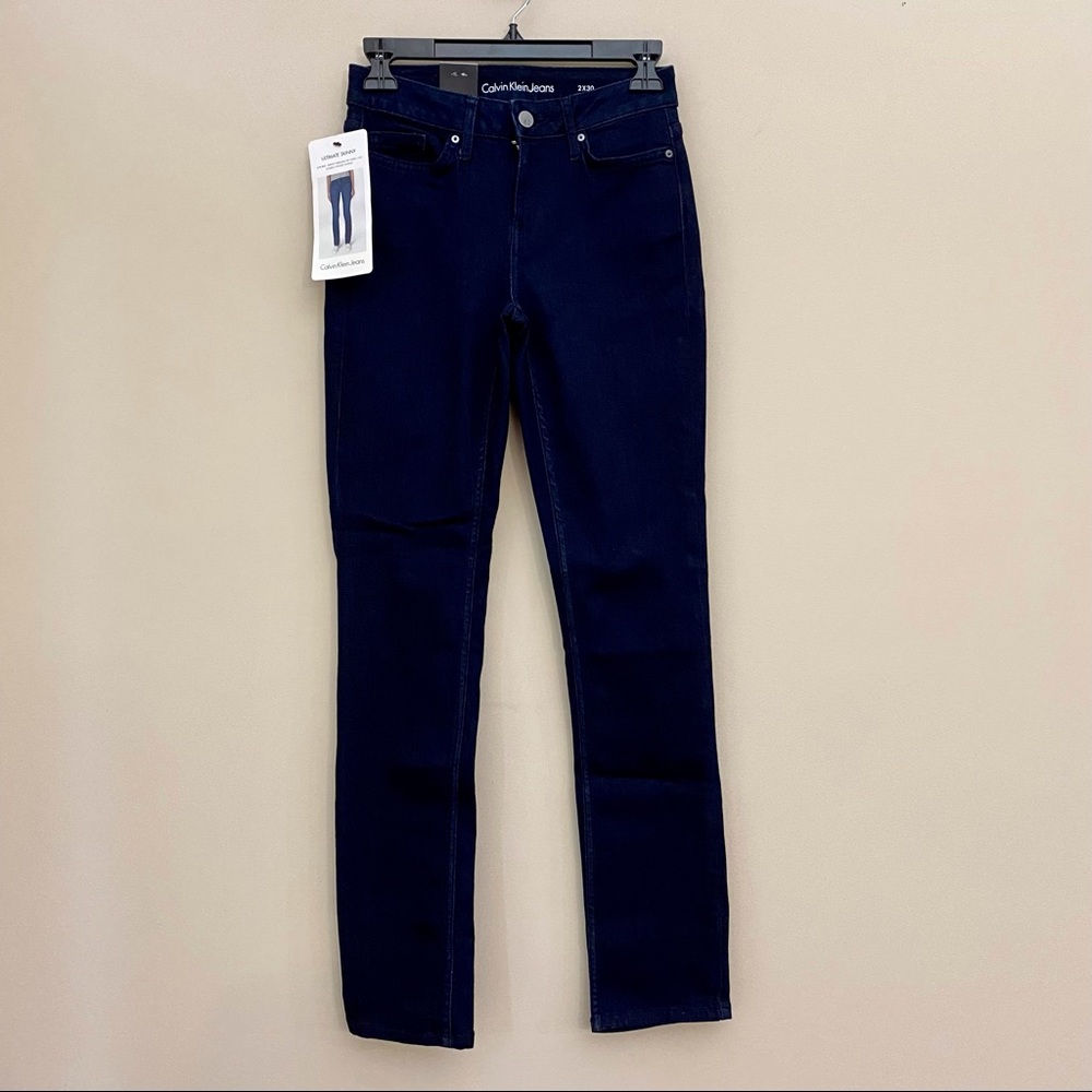 NWT CALVIN KLEIN Ultimate Skinny Dark Wash Low Rise Jeans Women’s 2x30